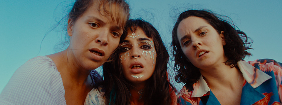 Les femmes au balcon (The Balconettes)
