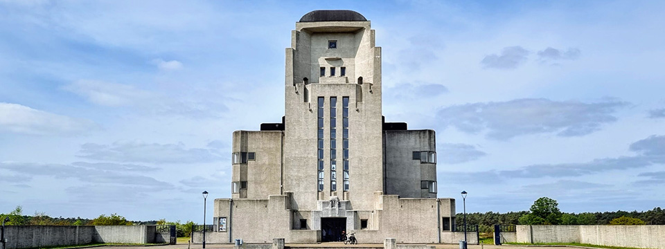 Kruisbestuiving in architectuur (Indonesië en Nederland 1900 tot 1940)